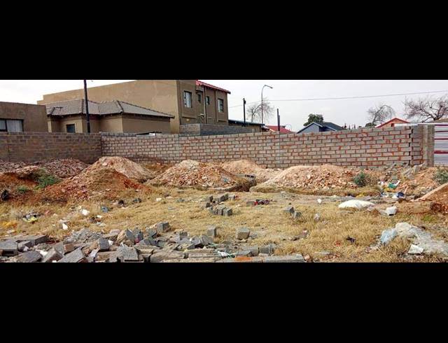 LAND FOR SALE IN MEADOWLANDS